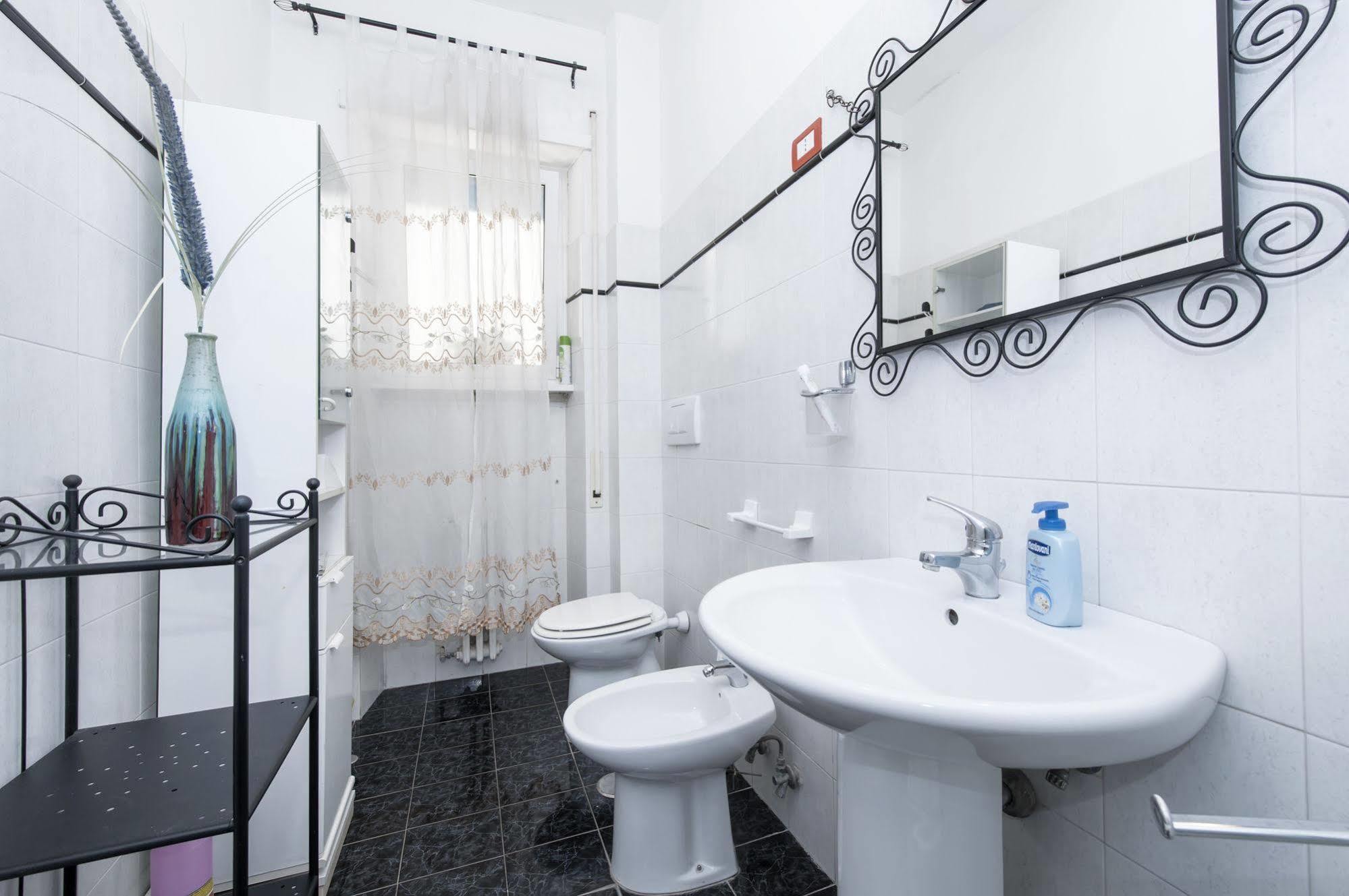 B&B A Room For Holiday Rome Bagian luar foto